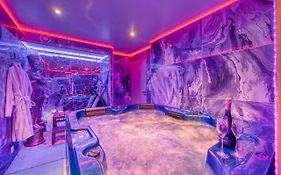 Love Room Attitude